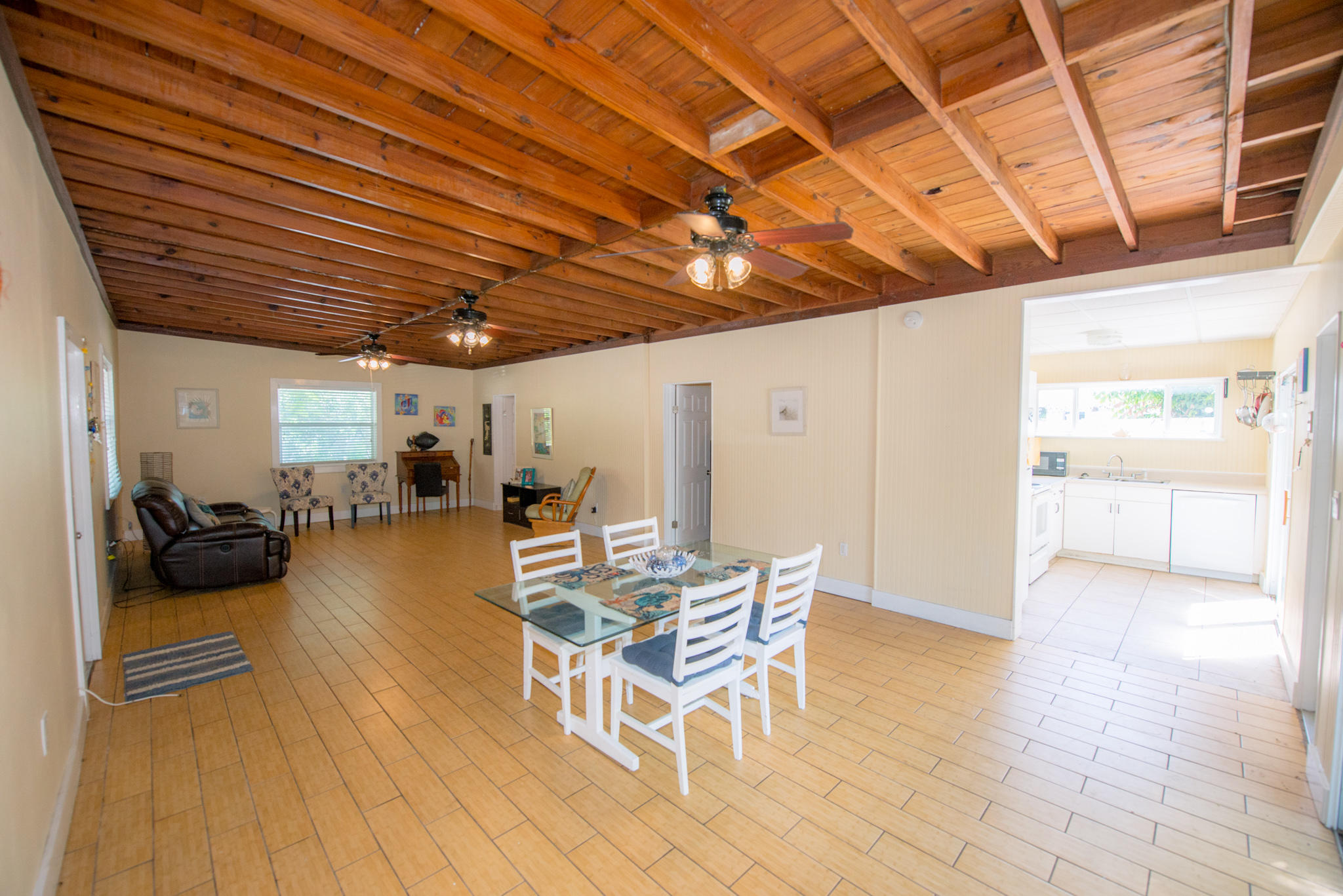125 Sterling Road Tavernier, FL 33070 - Photo 8 of 23 Living Area