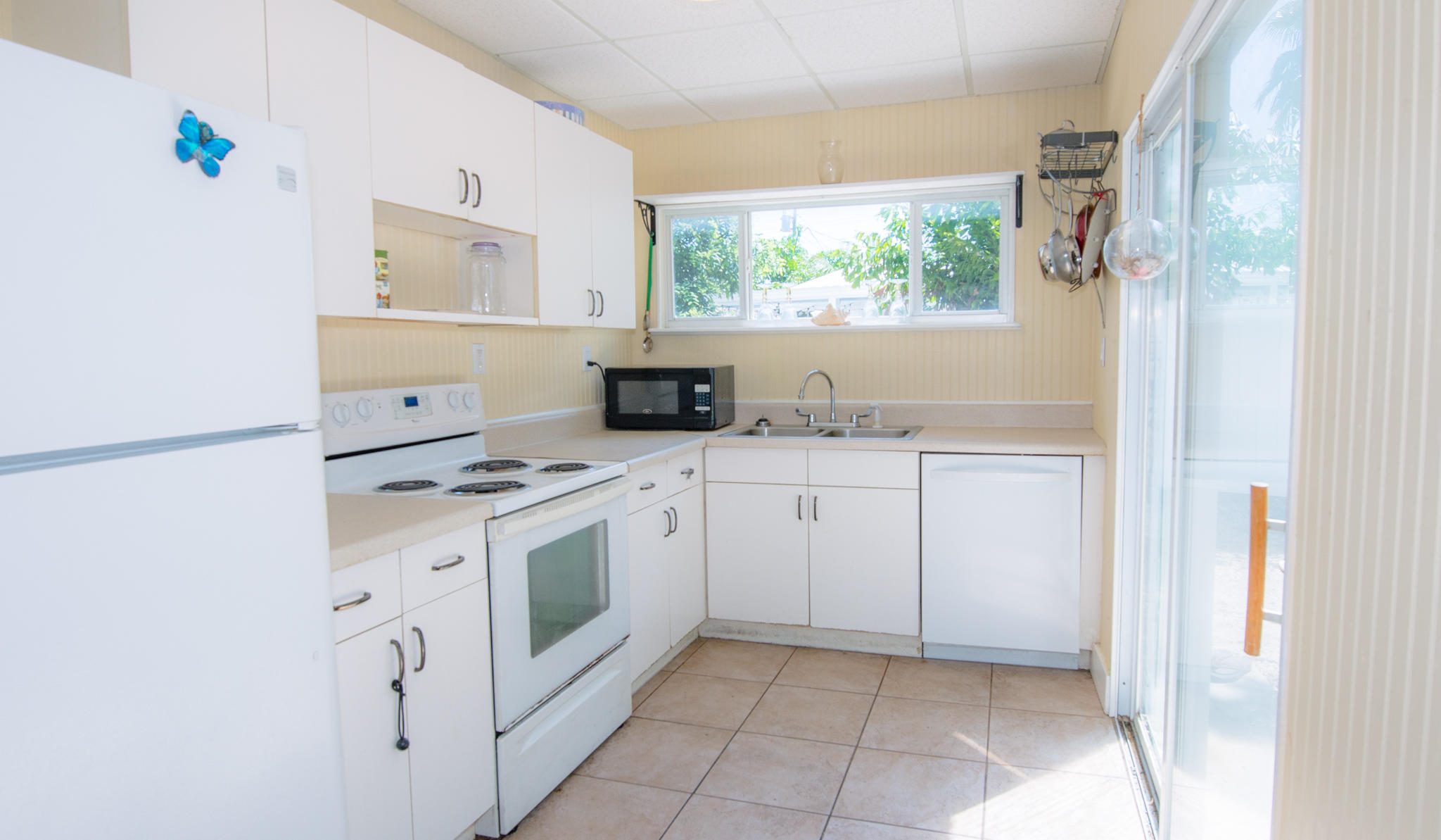 125 Sterling Road Tavernier, FL 33070 - Photo 10 of 23 Kitchen