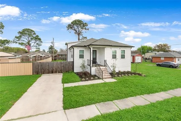 $264,000 | 8901 Livingston Avenue, Chalmette, LA 70043