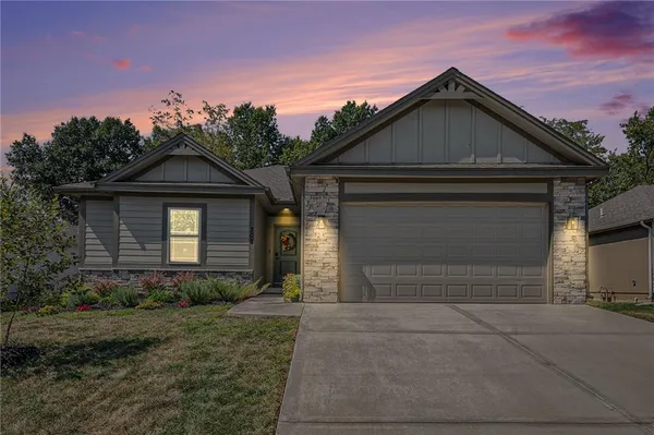 $449,900 | 208 South Marimack Drive, Kearney, MO 64060