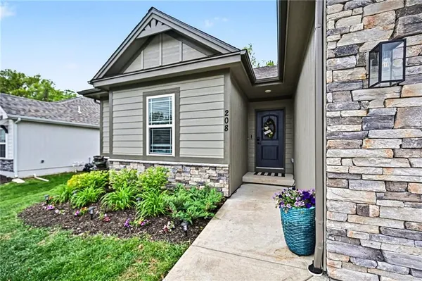 $442,000 | 208 South Marimack Drive, Kearney, MO 64060