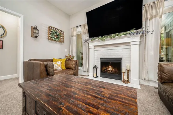 $442,000 | 208 South Marimack Drive, Kearney, MO 64060