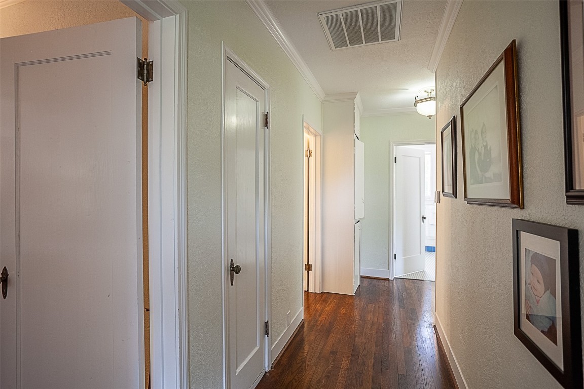 260 Manor Street Beaumont, TX 77706 - Photo 40 of 50 a view of hallway with wooden floor