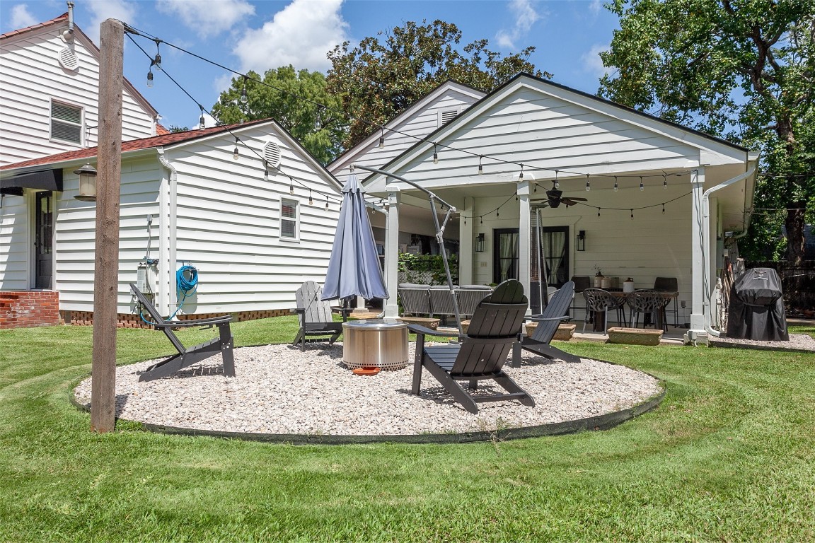 260 Manor Street Beaumont, TX 77706 - Photo 6 of 50 a view of a house with backyard and sitting area