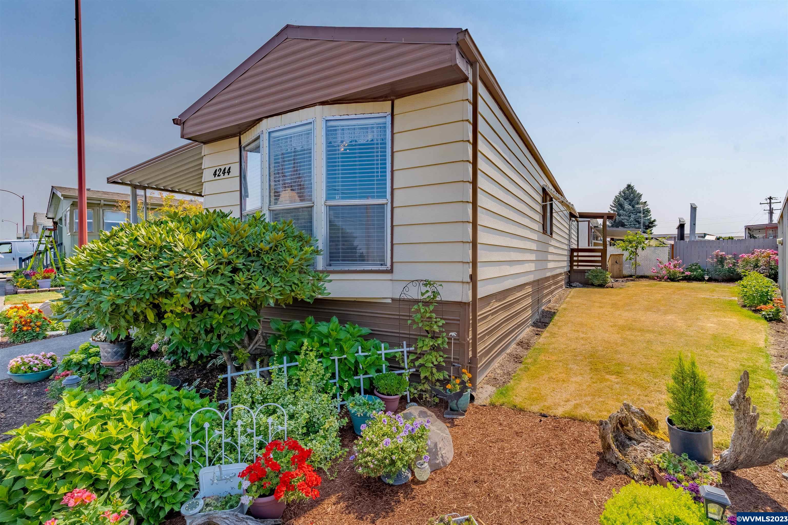 4244 Hazelgreen Road Northeast Salem, OR 97305 - Photo 6 of 30 Gallery Image 6