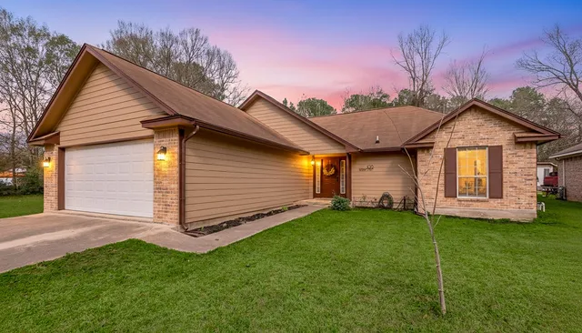 $172,900 | 106 Barker Street, Trinity, TX 75862