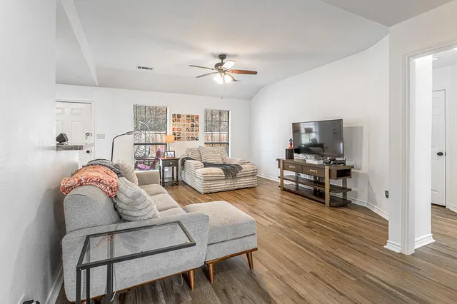 $172,900 | 106 Barker Street, Trinity, TX 75862