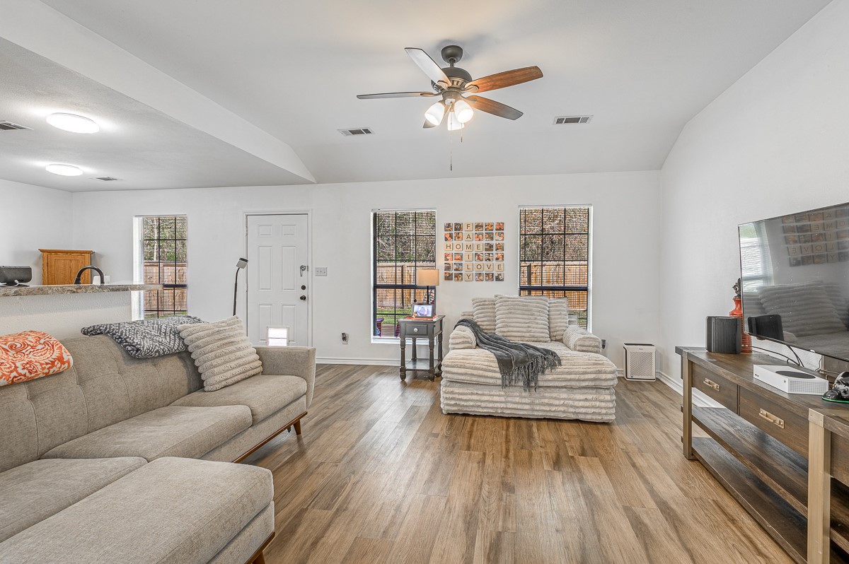 106 Barker Street Trinity, TX 75862 - Photo 4 of 24