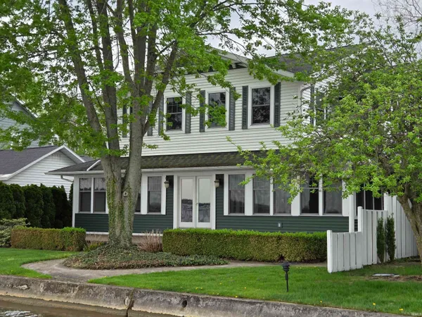 $2,350,000 | 6592 East Waco Drive, Syracuse, IN 46567