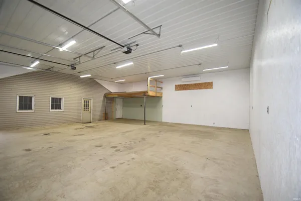 $2,350,000 | 6592 East Waco Drive, Syracuse, IN 46567