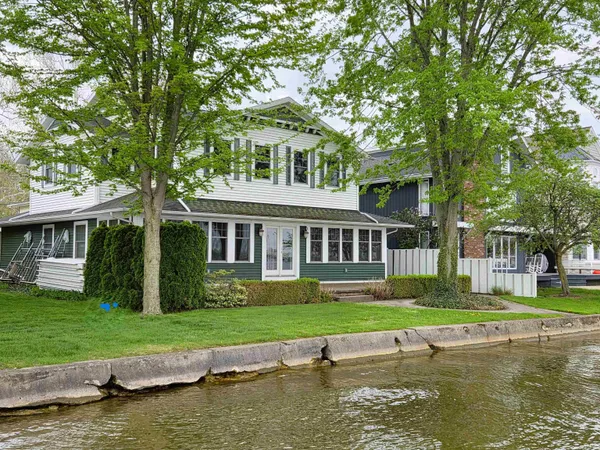$2,350,000 | 6592 East Waco Drive, Syracuse, IN 46567