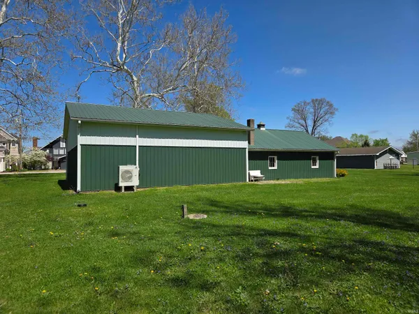 $2,350,000 | 6592 East Waco Drive, Syracuse, IN 46567