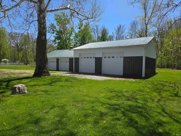 $2,350,000 | 6592 East Waco Drive, Syracuse, IN 46567