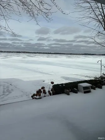 $2,350,000 | 6592 East Waco Drive, Syracuse, IN 46567