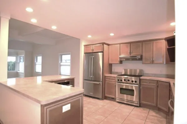 $2,350,000 | 6592 East Waco Drive, Syracuse, IN 46567