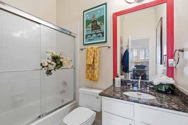 $579,000 | 182 Harbor Isle Circle East, Memphis, TN 38103