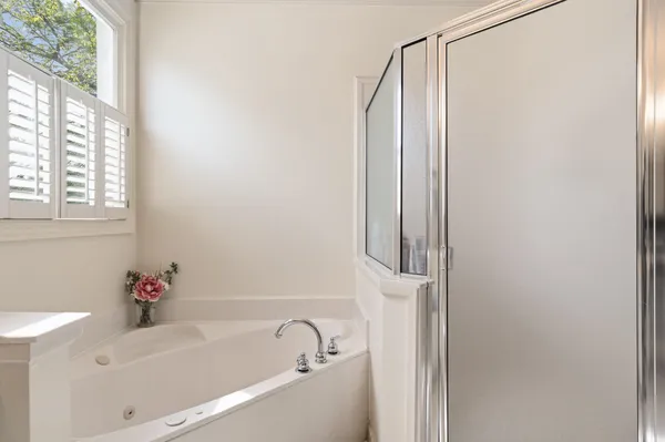 $579,000 | 182 Harbor Isle Circle East, Memphis, TN 38103
