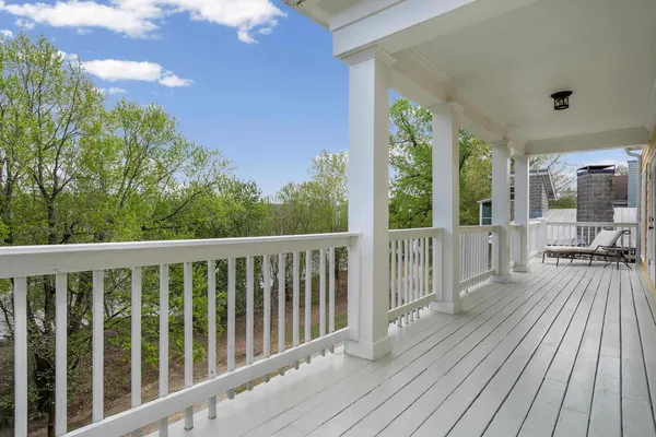 $579,000 | 182 Harbor Isle Circle East, Memphis, TN 38103