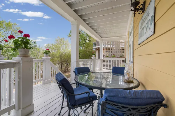 $579,000 | 182 Harbor Isle Circle East, Memphis, TN 38103