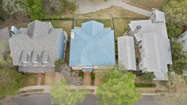 $579,000 | 182 Harbor Isle Circle East, Memphis, TN 38103