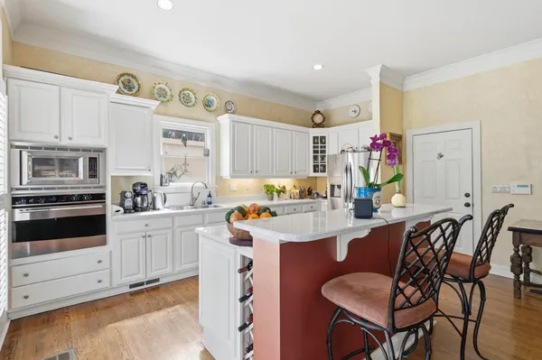 $579,000 | 182 Harbor Isle Circle East, Memphis, TN 38103