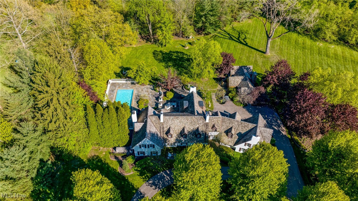 15157 Hemlock Point Road Chagrin Falls, OH 44022 - Photo 2 of 50 Gallery Image 2