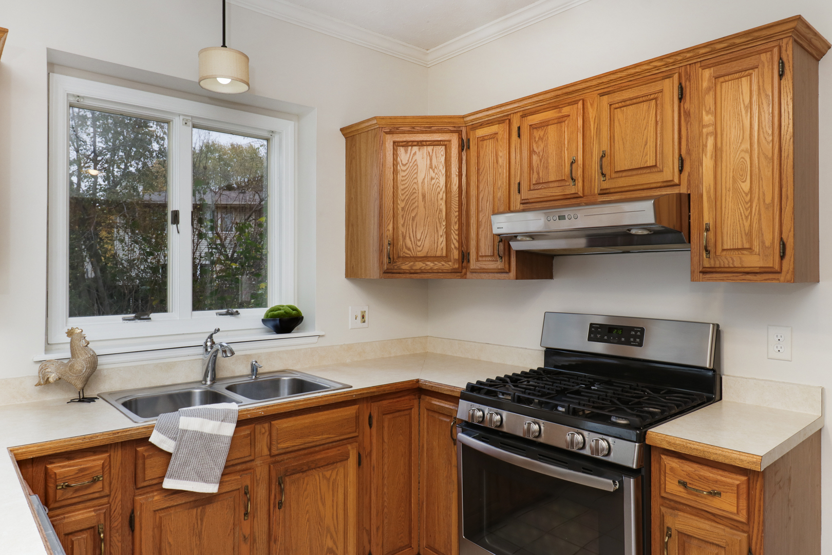 1510 Dover Road Bloomington, IL 61704 - Photo 13 of 43 Gallery Image 13