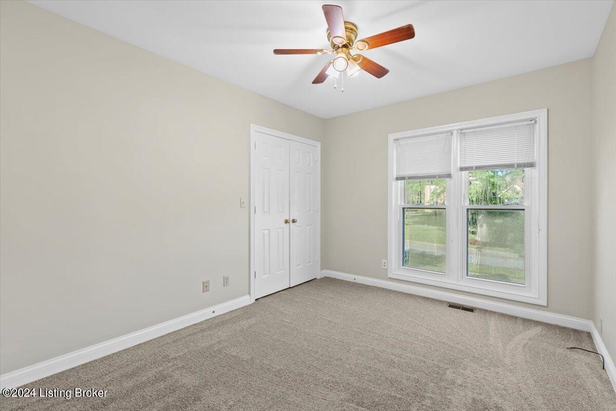 821 Foxgate Road Louisville, KY 40223 - Photo 17 of 41 18-821 Foxgate Rd-18