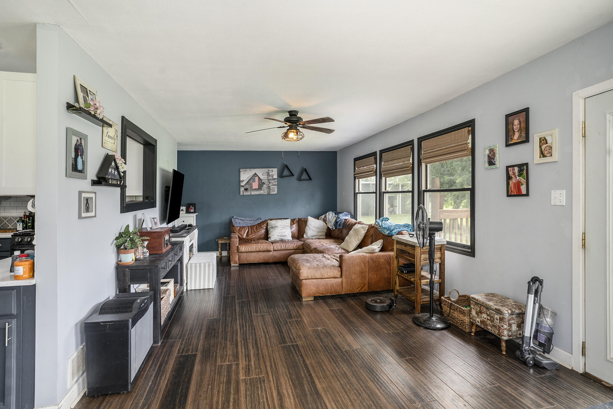 68420 Shimmel Road Sturgis, MI 49091 - Photo 8 of 25 Living Room