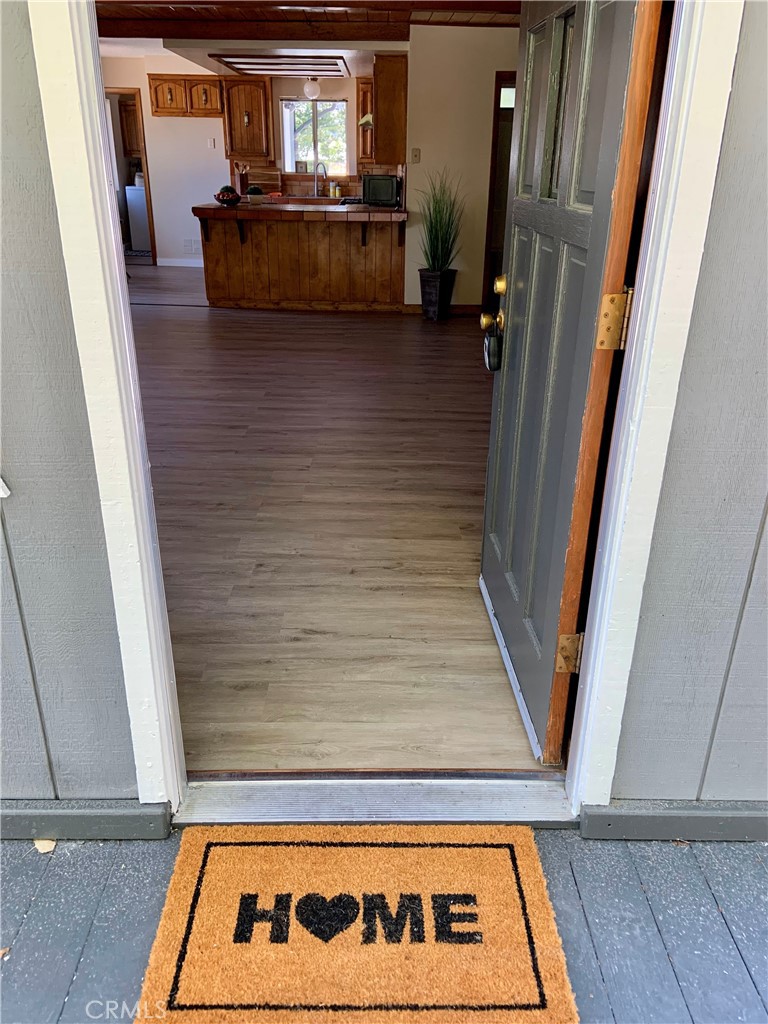 5507 Zermatt Drive Wrightwood, CA 92397 - Photo 29 of 31 a view of front door