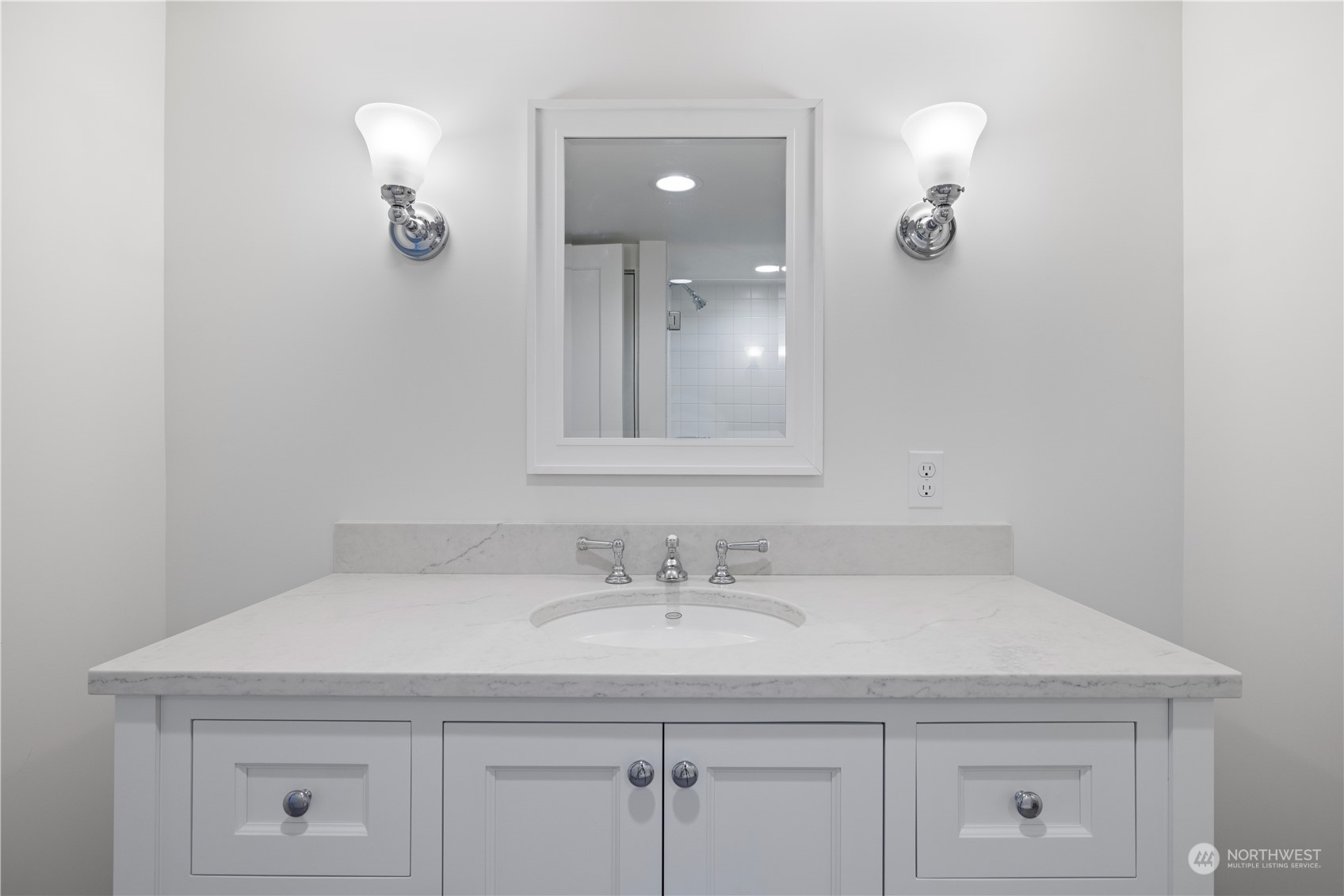 209 North Colville Street Walla Walla, WA 99362 - Photo 25 of 32 a bathroom with a granite countertop sink and a mirror