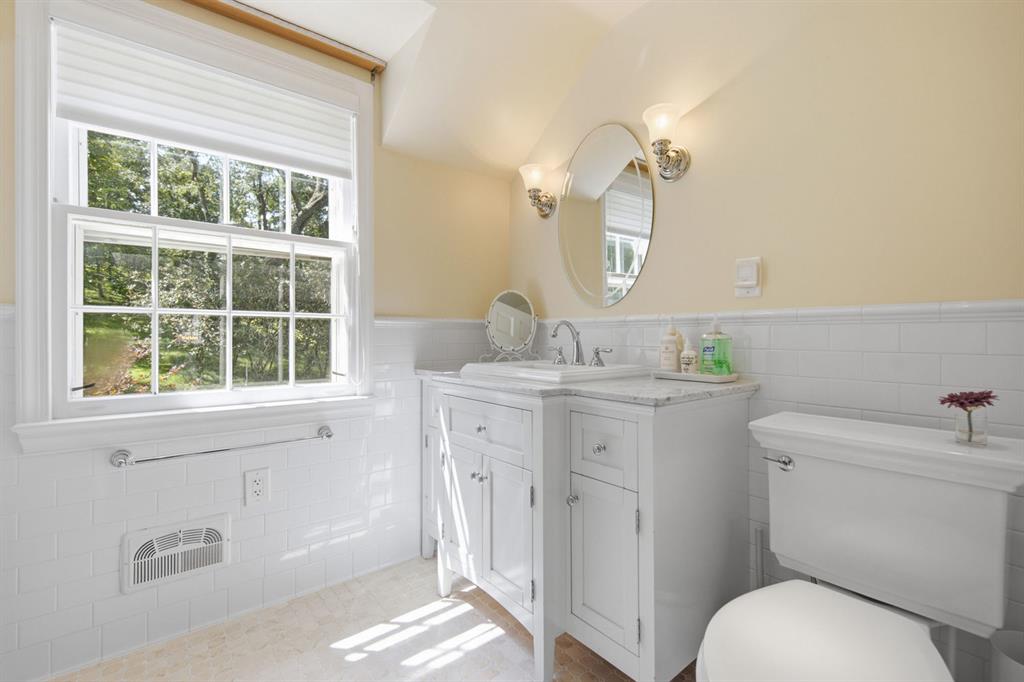217 Scaife Road Sewickley, PA 15143 - Photo 39 of 46 Full Bath Upper Level