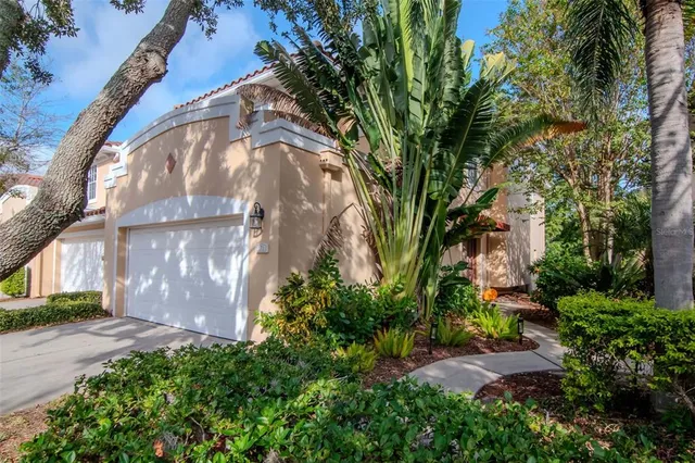 a view of a pathway in outside of the house