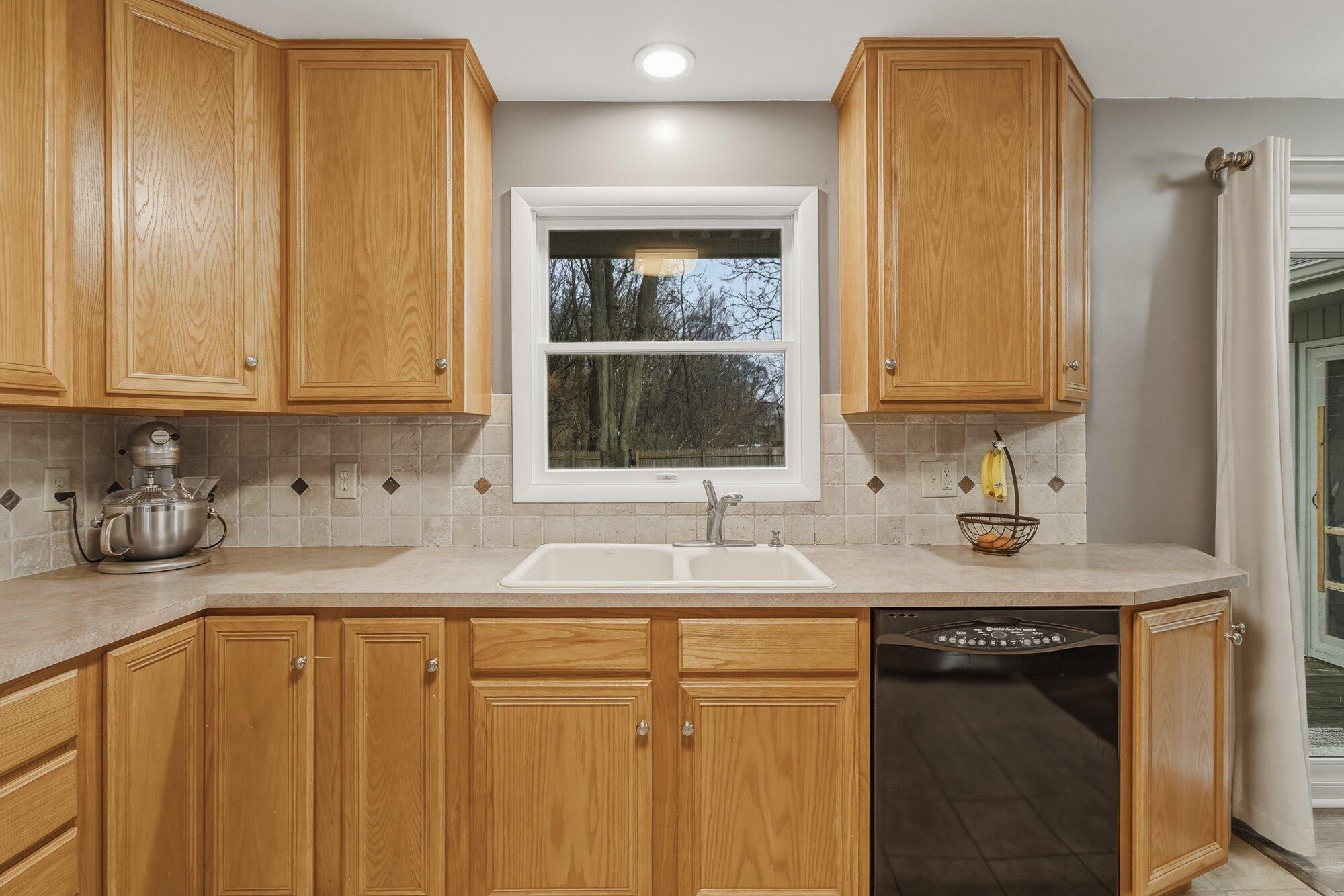 3411 Olney Road Kalamazoo, MI 49006 - Photo 12 of 42 14-WM3411olney-17