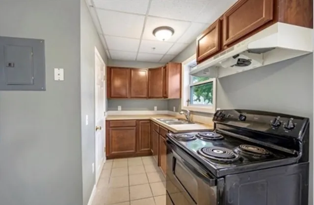 $1,600 | 151 Whipple Street, Unit 1, Fall River, MA 02721