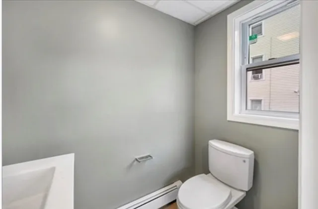 $1,600 | 151 Whipple Street, Unit 1, Fall River, MA 02721