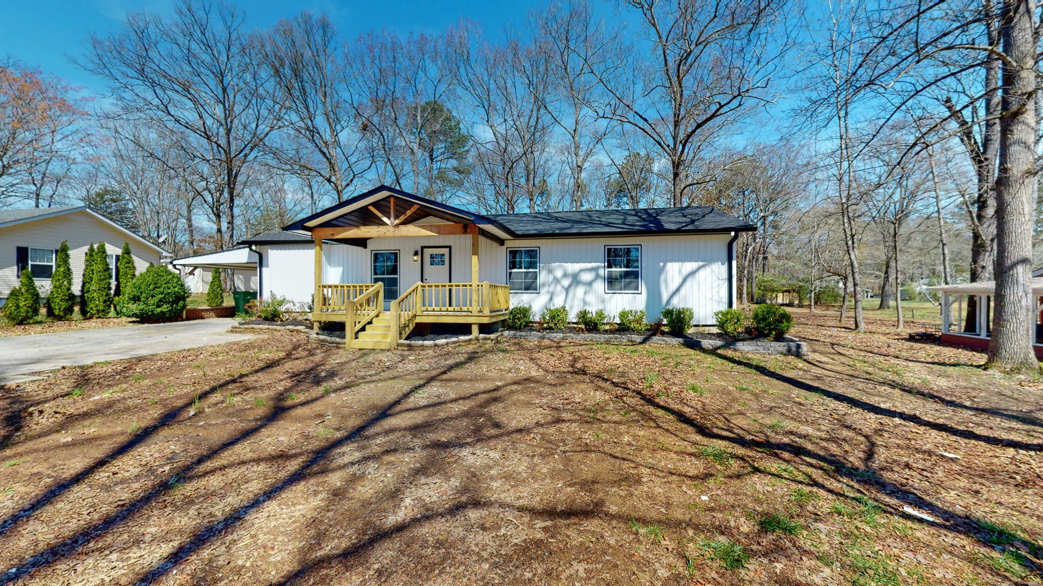 240 Myers Road Winchester, TN 37398 - Photo 4 of 46 a front view of a house with a yard