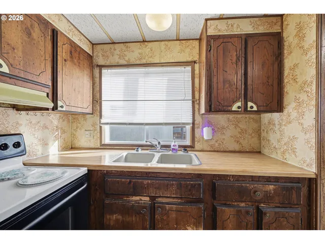 $65,000 | 82274 River Drive, Creswell, OR 97426