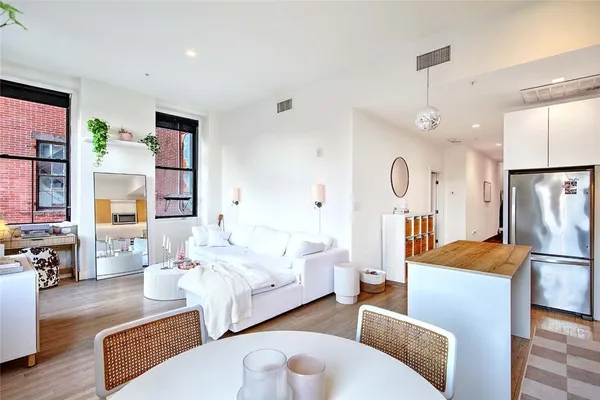 $499,000 | 32 Custom House Street, Unit 201, Providence, RI 02903