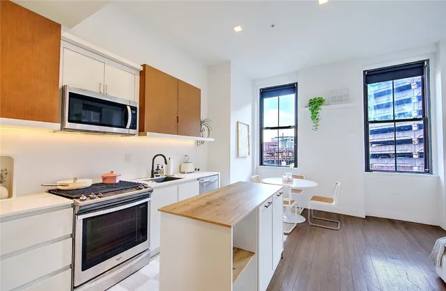 $499,000 | 32 Custom House Street, Unit 201, Providence, RI 02903