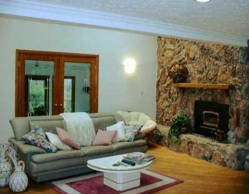 5633 Aiken Road McKees Rocks, PA 15136 - Photo 3 of 8