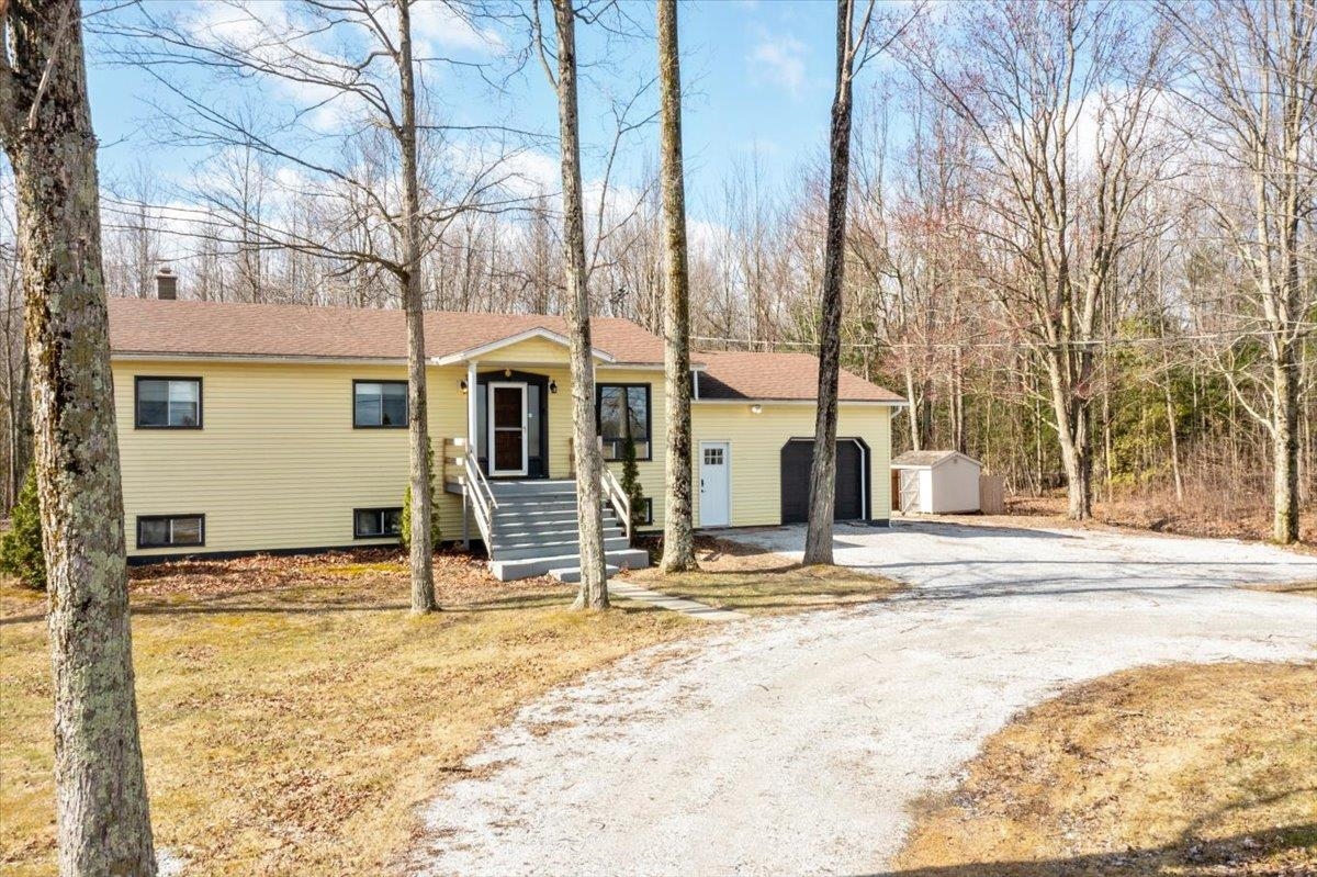 3915 Lower Newton Road St. Albans Town, VT 05488 - Photo 3 of 44