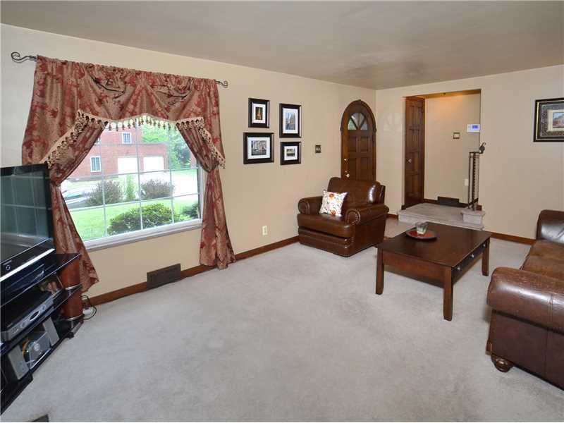 1017 Old Gate Road Blackridge, PA 15235 - Photo 9 of 18 Living Room.