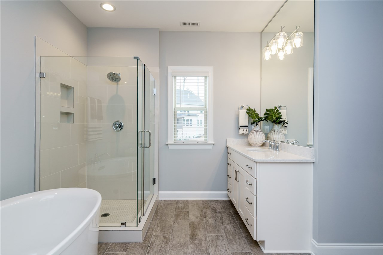 1605 Keyworth Court, Unit LOT 9 Raleigh, NC 27612 - Photo 27 of 30 Owner's Bath
