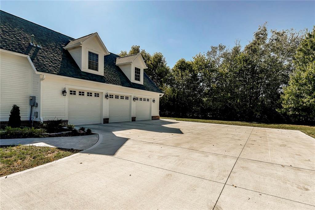 3240 Vestal Road Plainfield, IN 46168 - Photo 5 of 46 Gallery Image 5