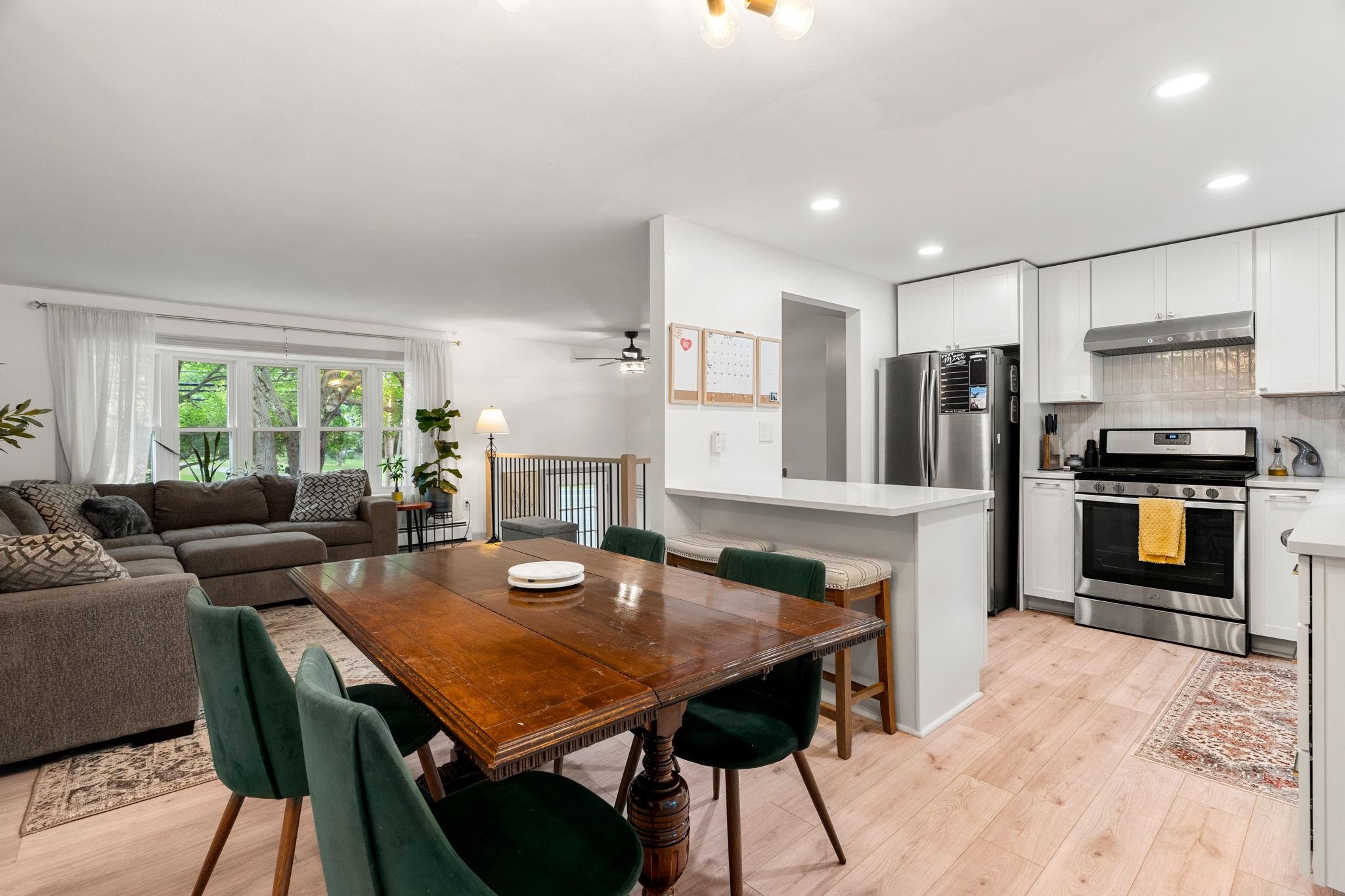 122 Exeter Road Hampton, NH 03842 - Photo 8 of 41