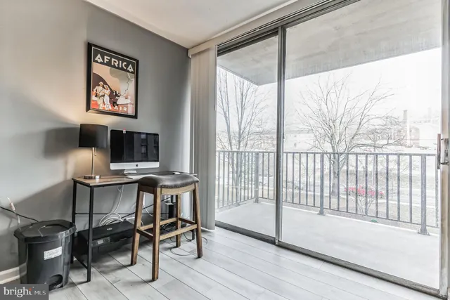 $1,900 | 4600 South Four Mile Run Drive, Arlington, VA 22204