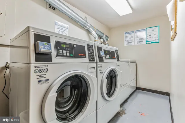 $1,900 | 4600 South Four Mile Run Drive, Arlington, VA 22204