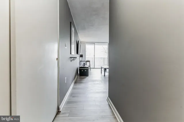 $1,900 | 4600 South Four Mile Run Drive, Arlington, VA 22204