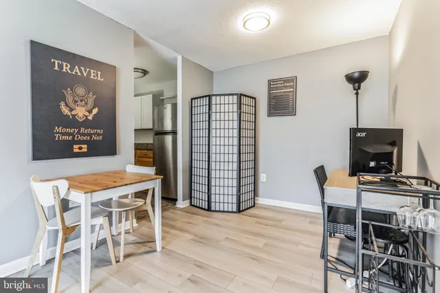 $1,900 | 4600 South Four Mile Run Drive, Arlington, VA 22204